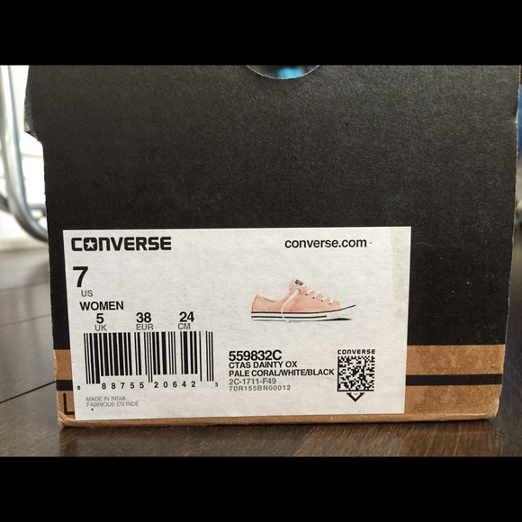 BNIB pink Converse - Picture 3 of 5